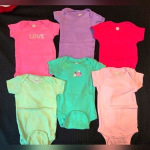 6 baby onesies, like new, size 3-6m